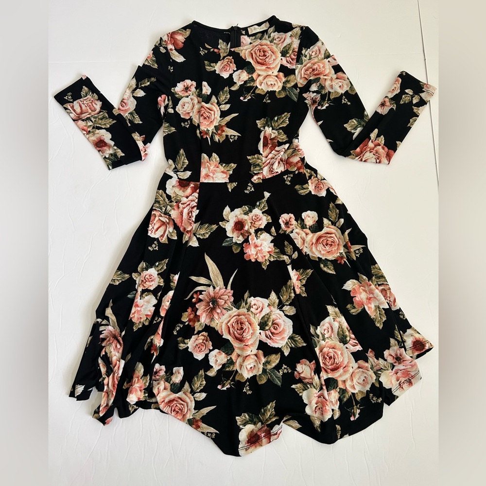 Altar’d State Floral long sleeve dress S 
Lined